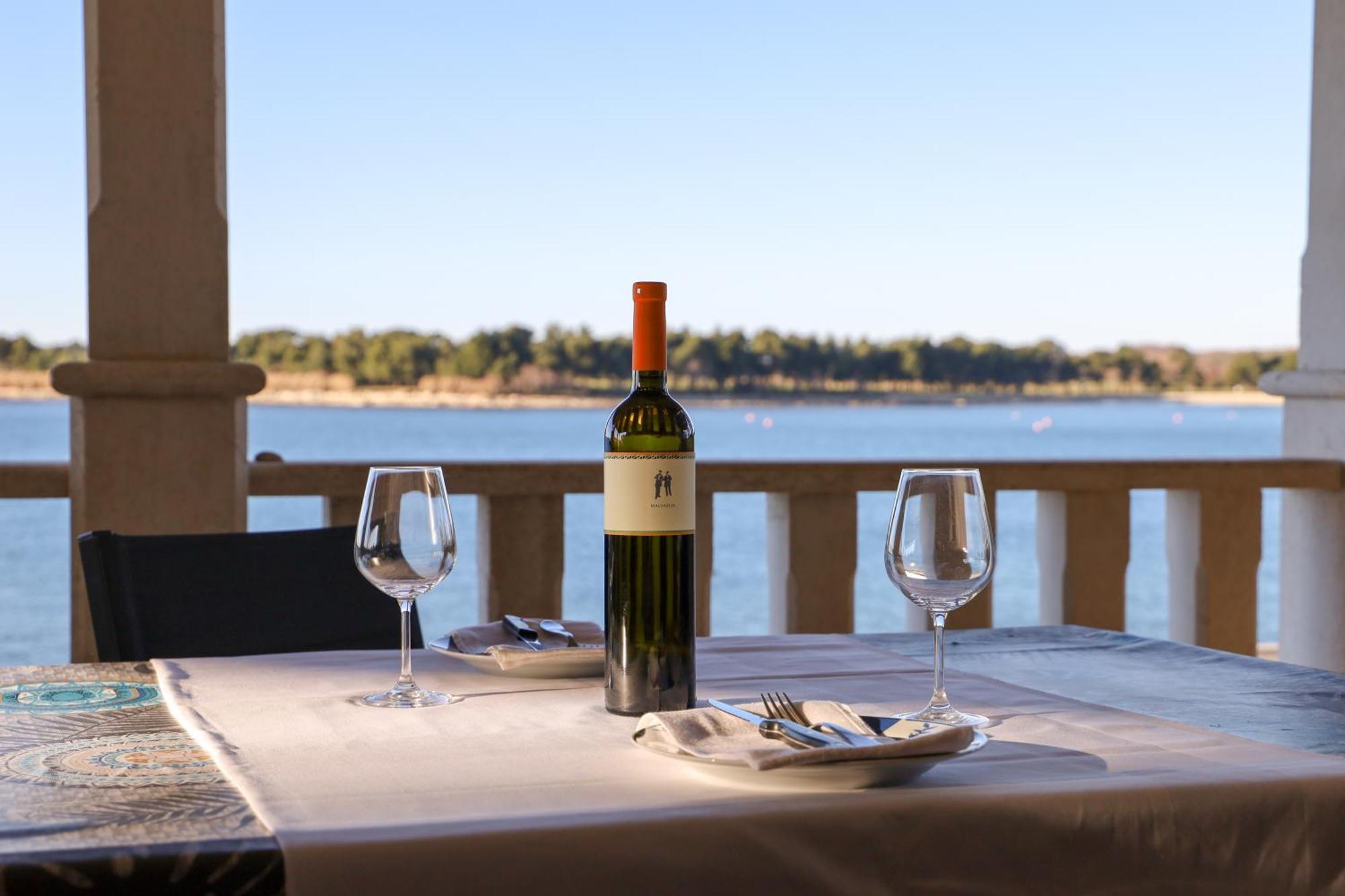 City Center Coastal Escape - Apartments With Sea View Or Cozy Room Novigrad  Ngoại thất bức ảnh