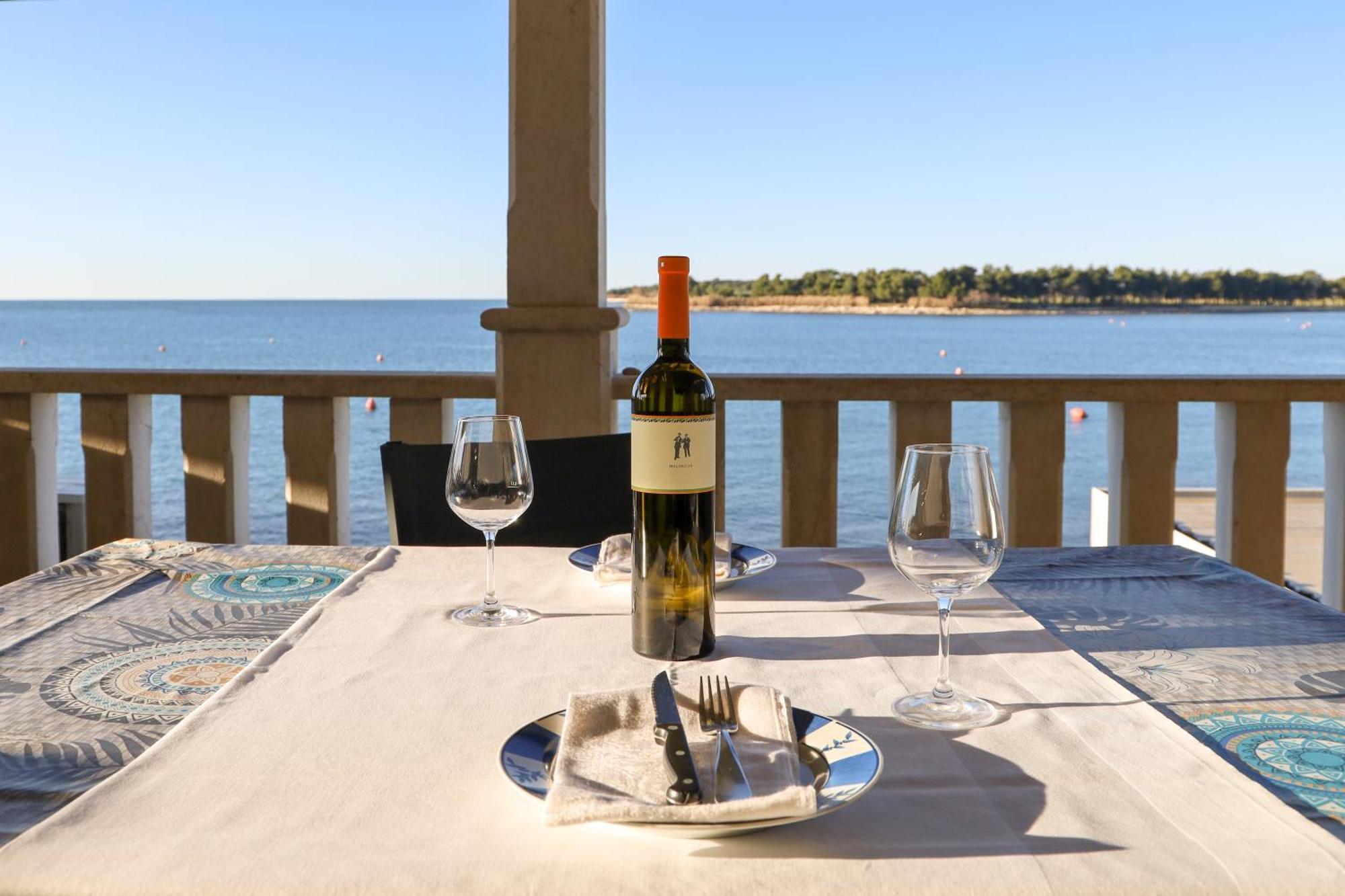City Center Coastal Escape - Apartments With Sea View Or Cozy Room Novigrad  Ngoại thất bức ảnh