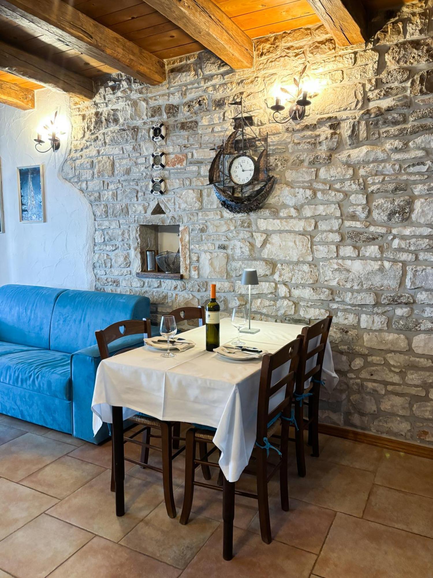City Center Coastal Escape - Apartments With Sea View Or Cozy Room Novigrad  Ngoại thất bức ảnh