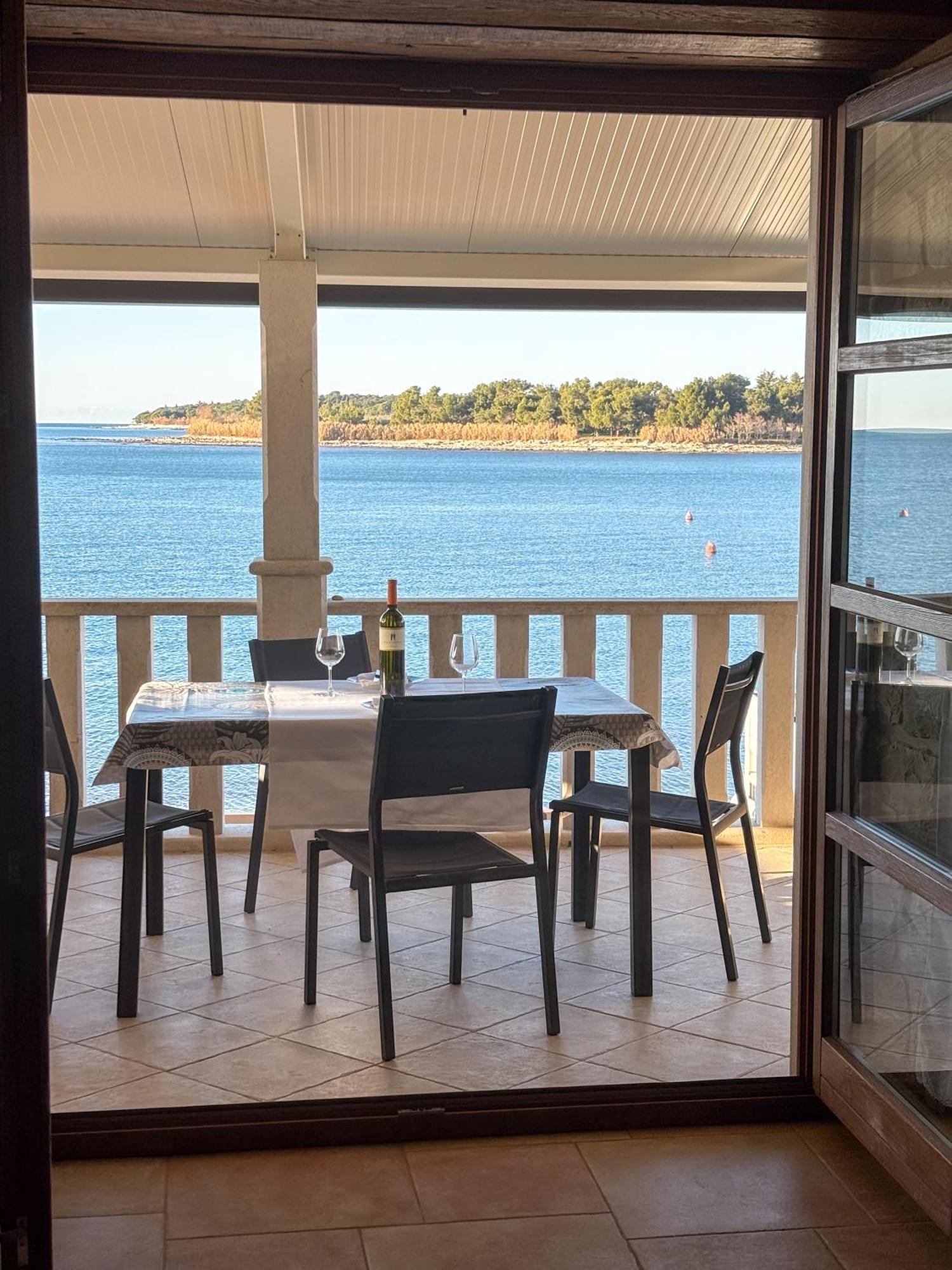 City Center Coastal Escape - Apartments With Sea View Or Cozy Room Novigrad  Ngoại thất bức ảnh
