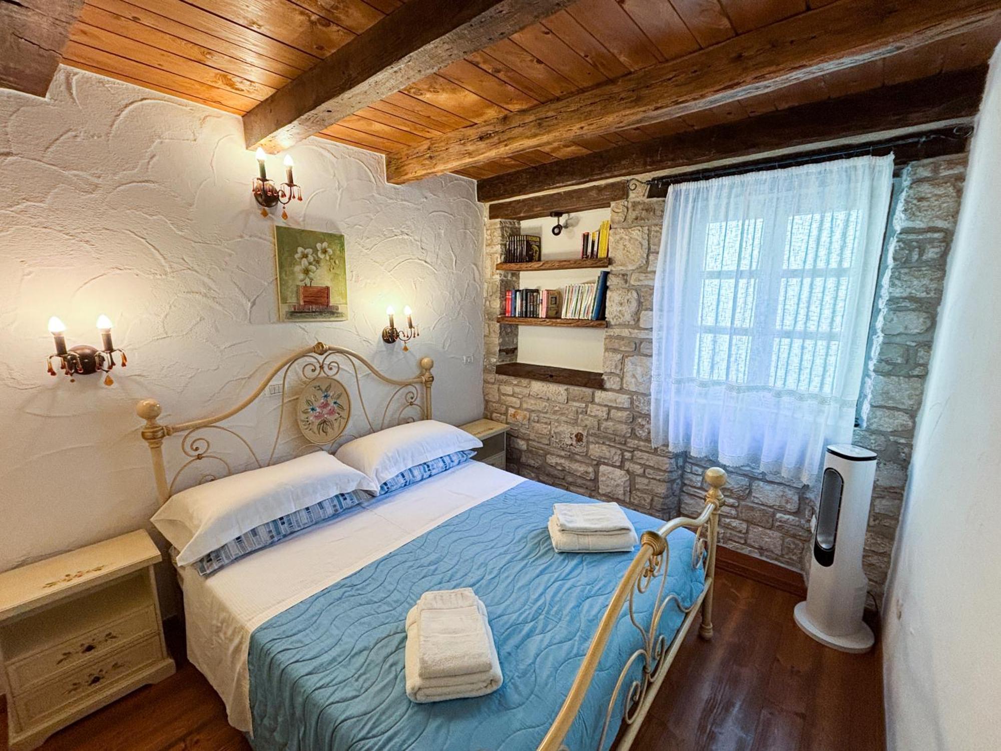City Center Coastal Escape - Apartments With Sea View Or Cozy Room Novigrad  Ngoại thất bức ảnh