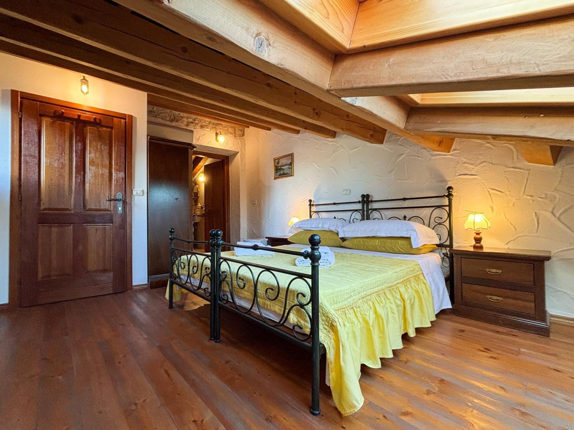 City Center Coastal Escape - Apartments With Sea View Or Cozy Room Novigrad  Ngoại thất bức ảnh